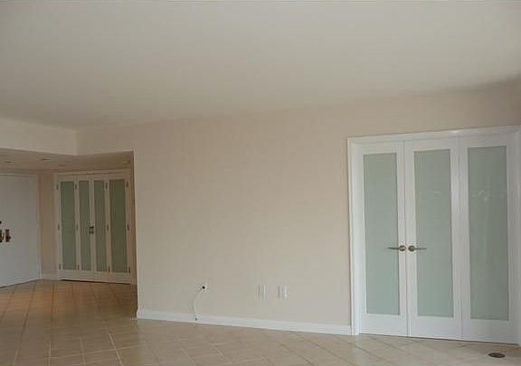 5th image of 3 Grove Isle Dr APT 908