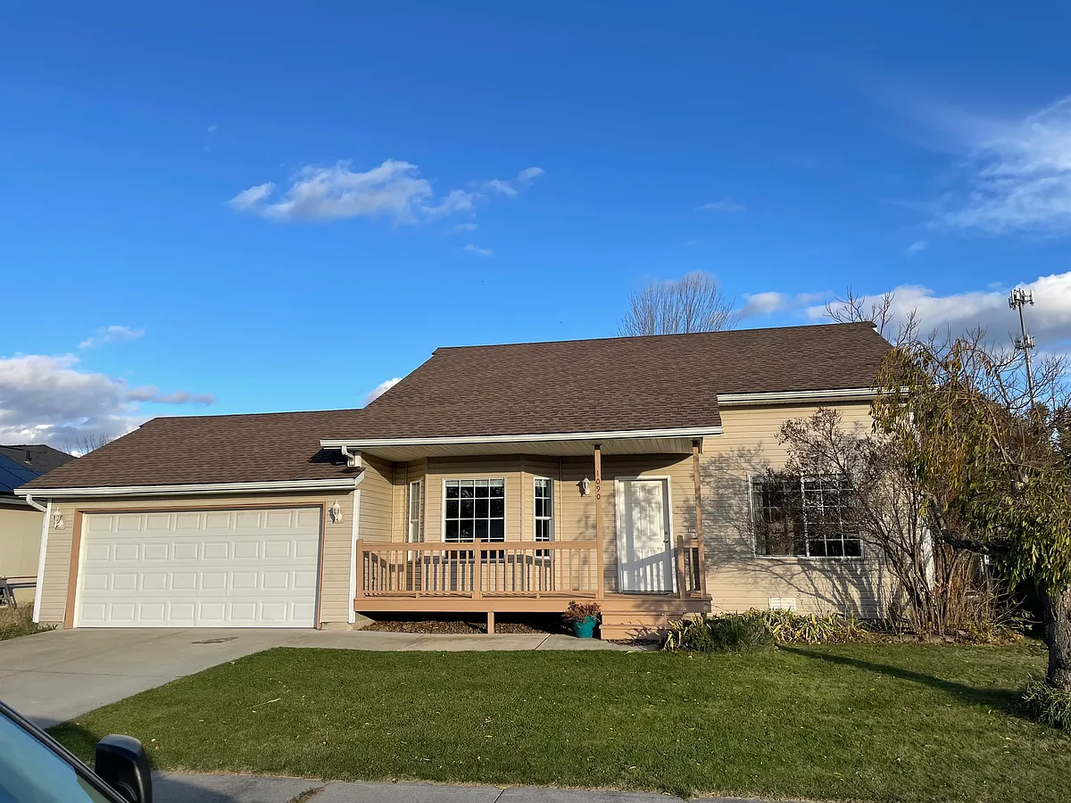 Building Photo - 1090 N Forsythia St