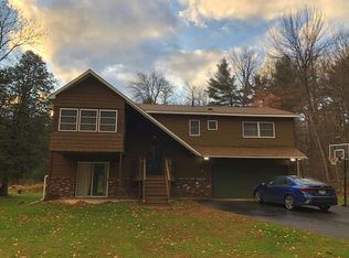 6 Beechwood Dr, Morrisonville, NY 12962