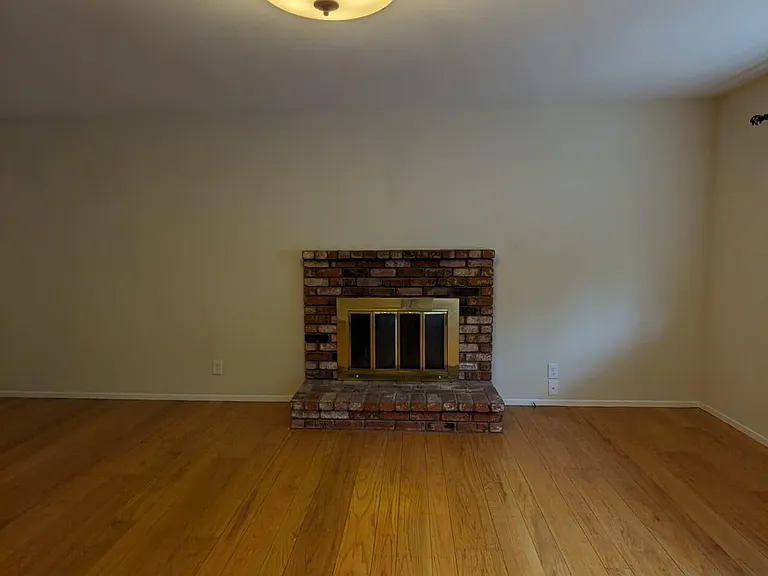 374 Torino Dr — Photo 22
