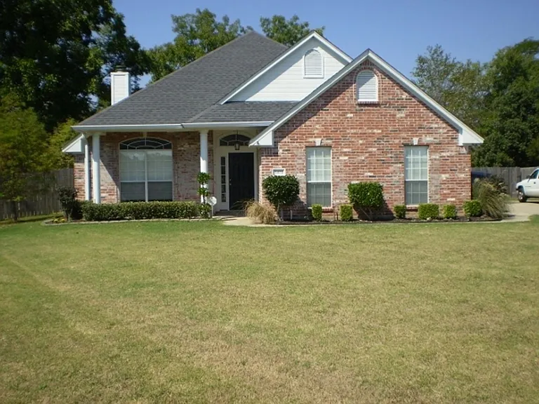 2471 Brookside Dr — Photo 1