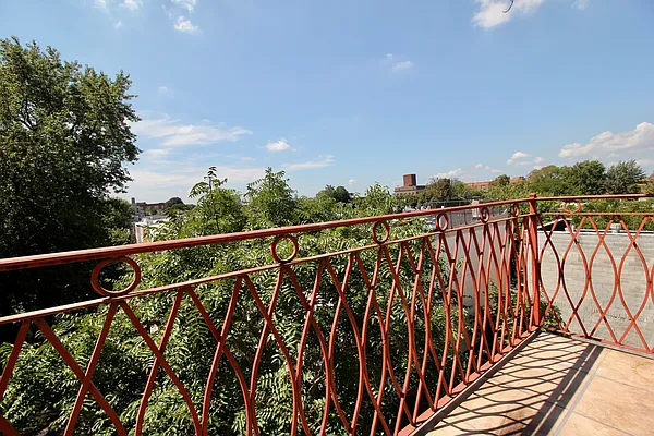 Rented by Hagstrom Management Inc | media 41