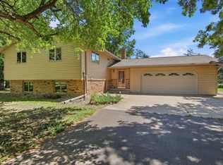 455 Green Mill Ln, Hudson, WI 54016