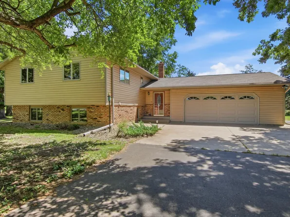 455 Green Mill Ln, Hudson, WI 54016