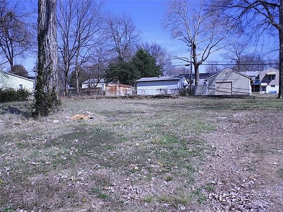 4th image of 2911 S Sterling Ave