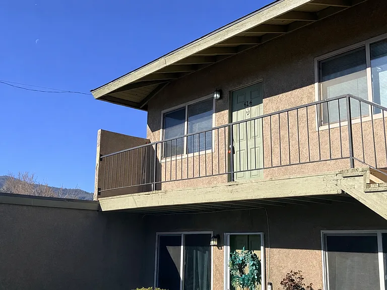 410 - 436 CA-202 — Photo 1