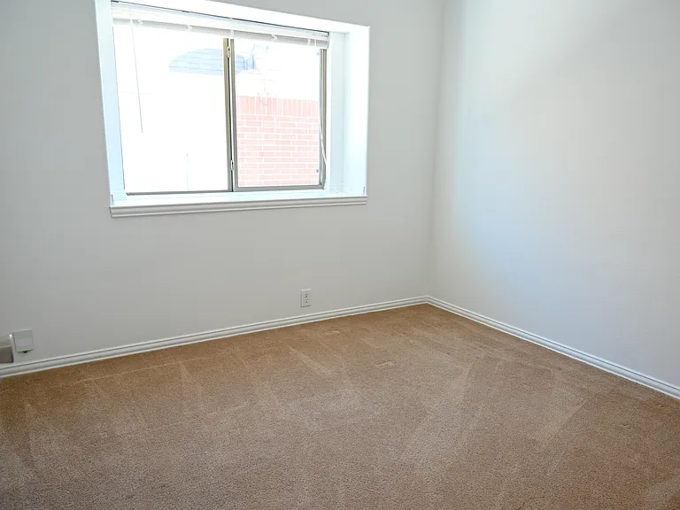 2204 Rockport Dr — Photo 26