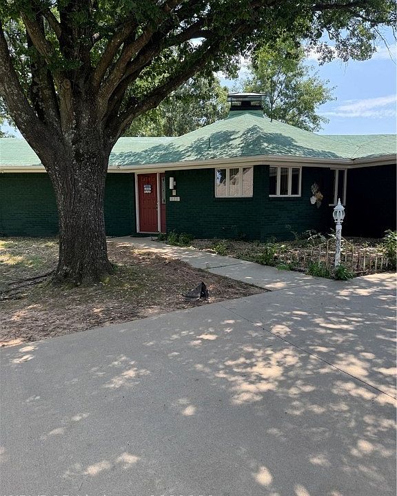 1st image of 2508 Crosshill Rd