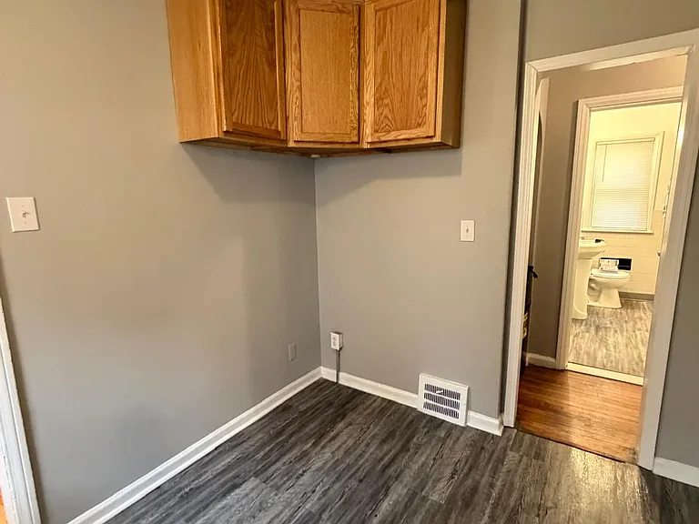 10030 Abington Ave — Photo 11