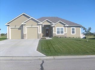 718 E 22nd St Ter, Eudora, KS 66025