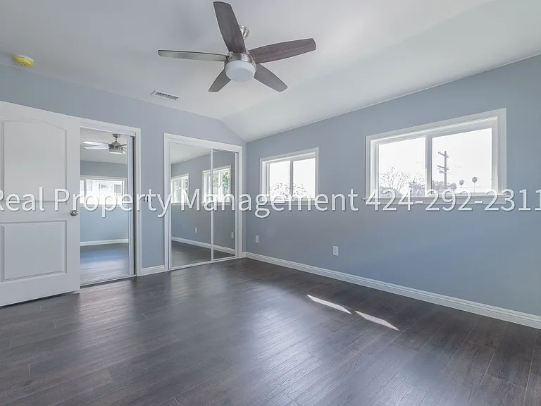 1352 E 23rd Street — Photo 31