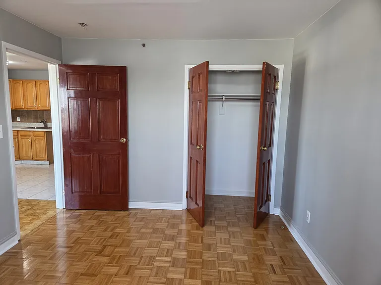 2401 Berg Ave — Photo 11