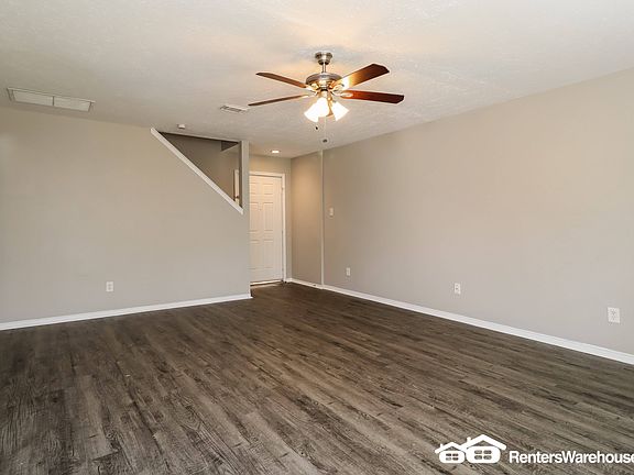 2nd image of 838 N Oak Dr
