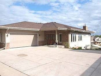 1st image of 1507 Blue Grass Dr