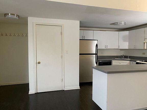 4th image of 2261 W Adams St #1W