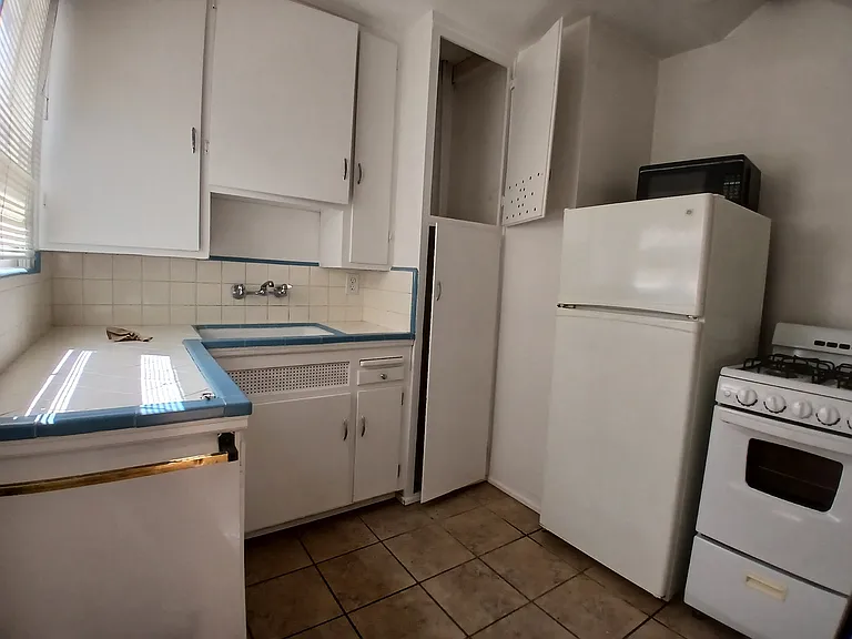 1268 Thomas Ave #1268 — Photo 4