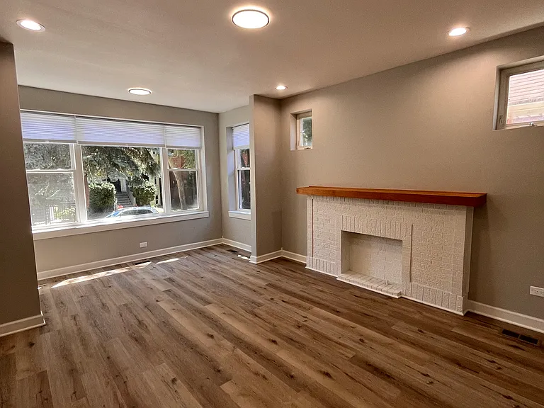 4048 N Richmond St #1 — Photo 2