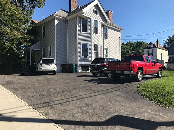 3rd image of 2050 Lawrence Ave