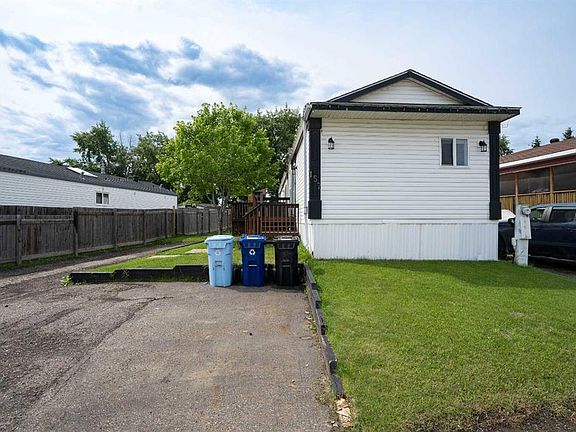 2nd image of 157 N Grandview Cres