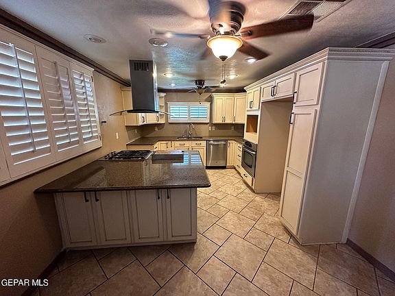2nd image of 408 Fresno Dr