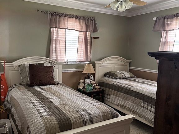 3rd image of 1685 N Hermitage Rd