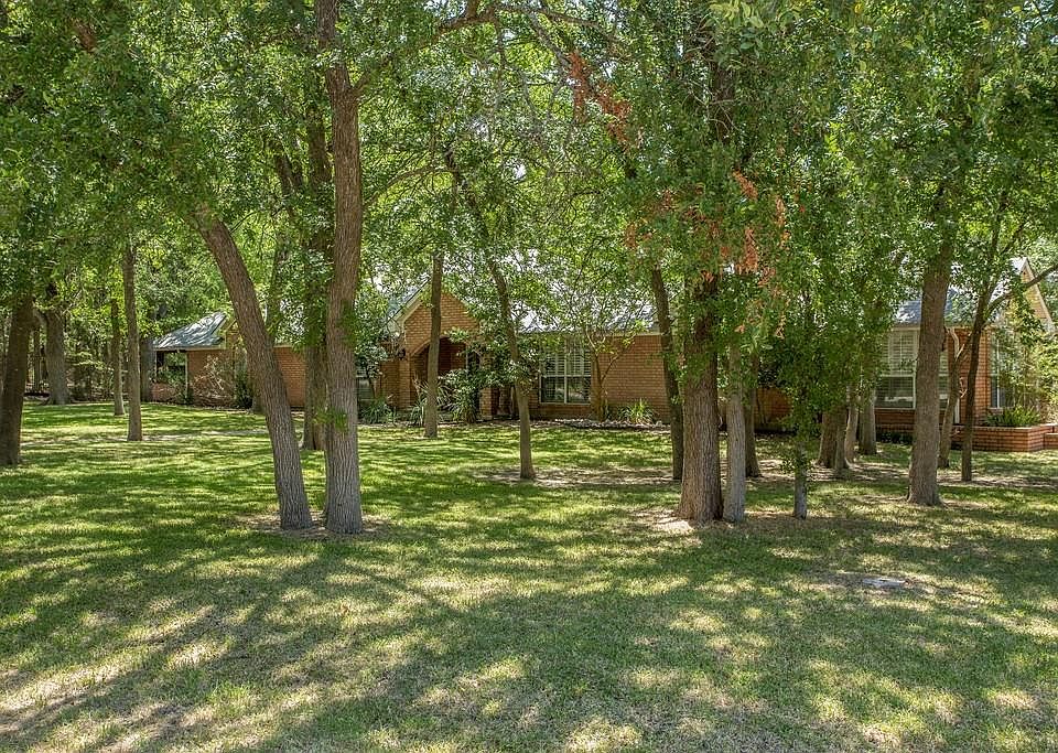 1st image of 30048 Woodcrest Dr