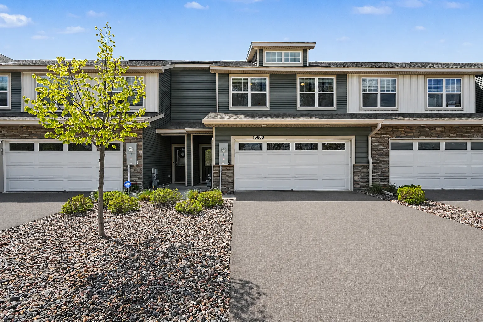 Kaylemore Trail, Rosemount (13860) LS KK1 - 1 — Photo 2