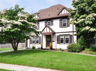 127 Four Mile Rd, West Hartford, CT 06107