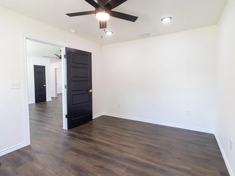 1310 Eleanor St — Photo 16