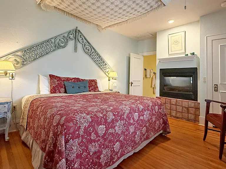 325 W Tonhawa St — Photo 10