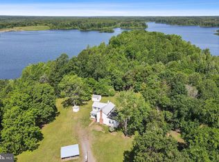 494 Greenbank Rd, Fredericksburg, VA 22406
