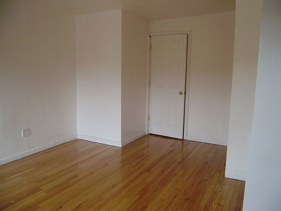 4th image of 2124 2nd Ave APT 4