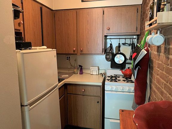 5th image of 114 W 74th St APT 3A