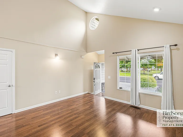 1412 Middlebrook Way — Photo 3