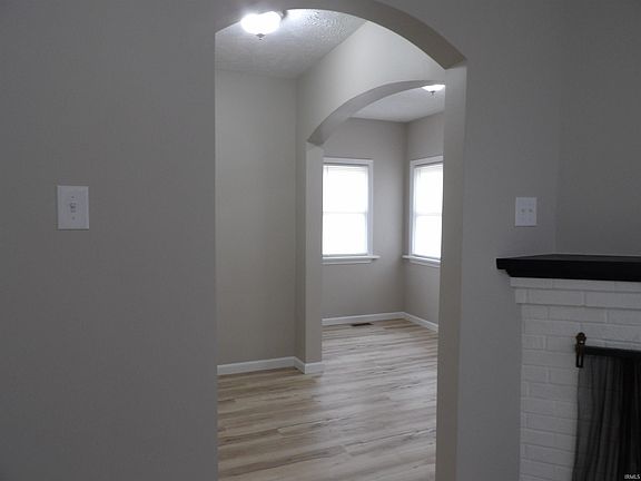 4th image of 301 N Light St
