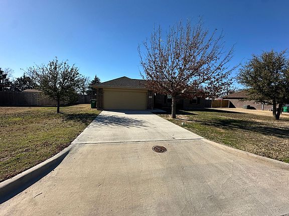 3rd image of 212 Candlewood Cir