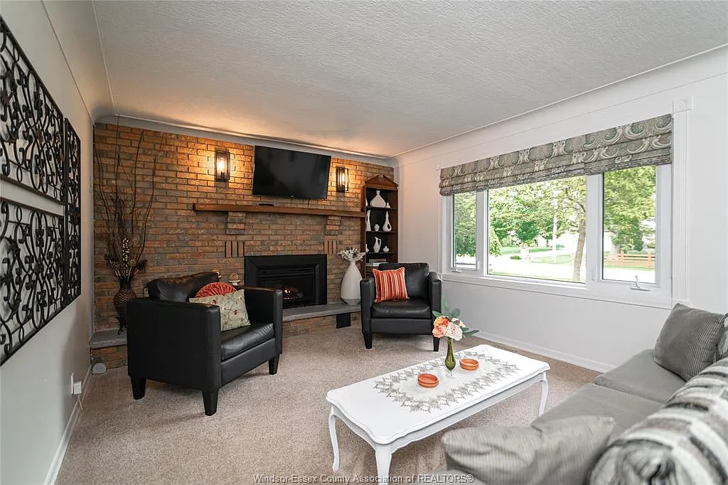 3 bed, $2,850 — Photo 3