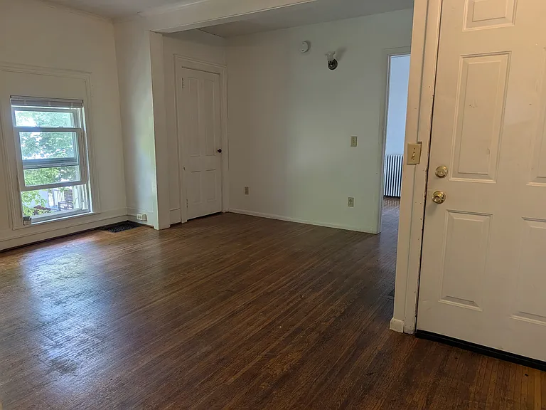172 Main St #10 — Photo 9