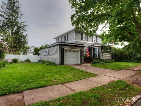 232 E Ridge St, Ironwood, MI 49938