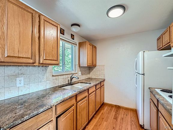 4th image of 8271 Bluebell Way
