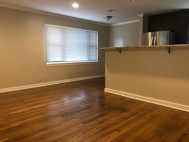 3 bed, 1200 sqft, $1,575 — Photo 3