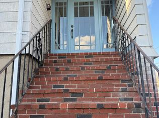 483 Newport Ave APT 1, Quincy, MA 02170