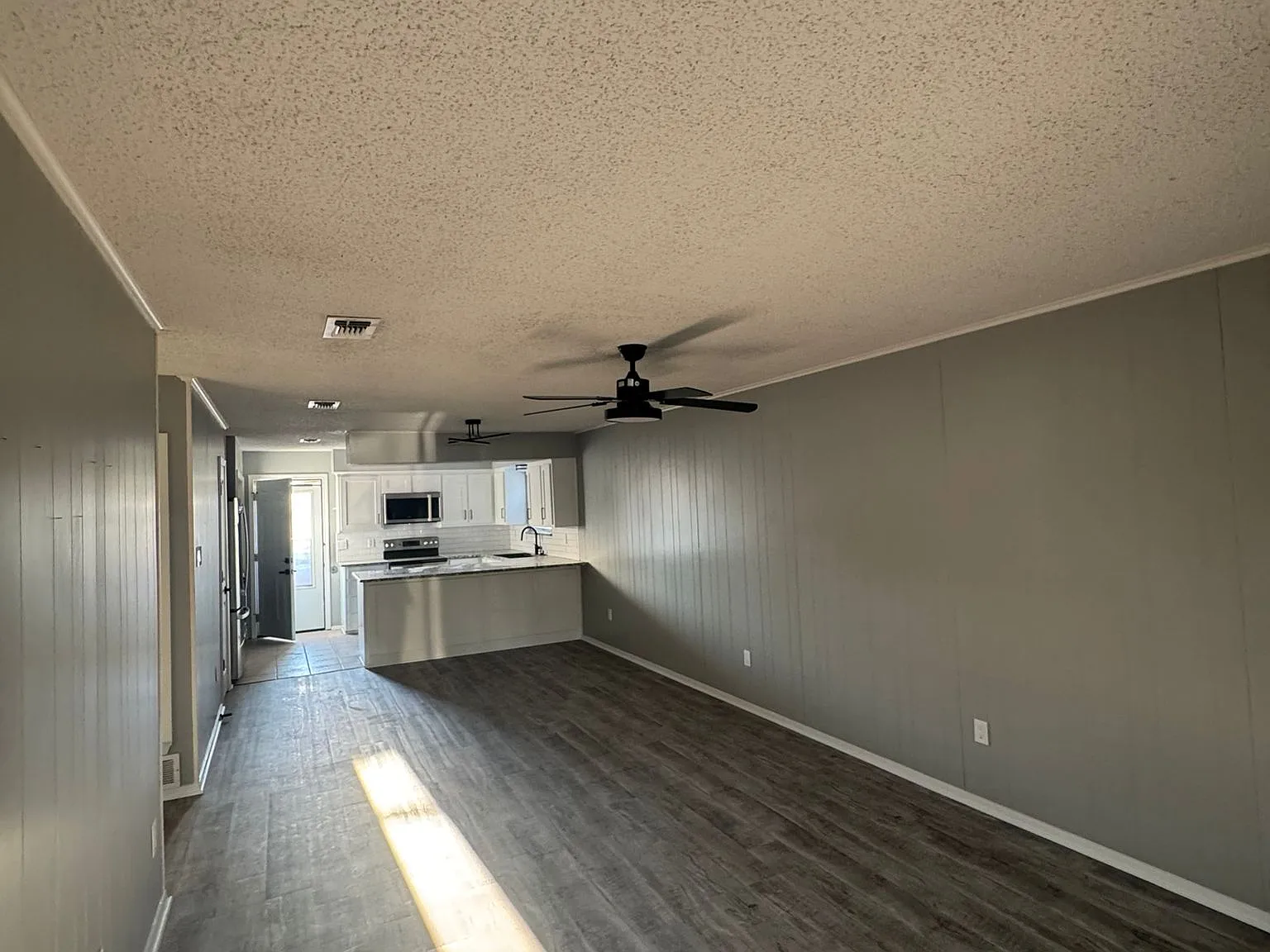 2304 Westchester Dr — Photo 3