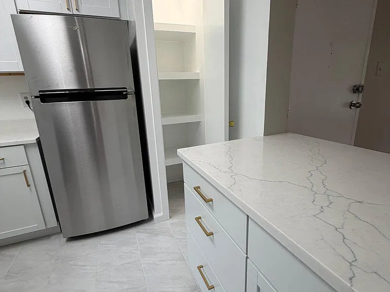 10305 Montrose Ave #M101 — Photo 11