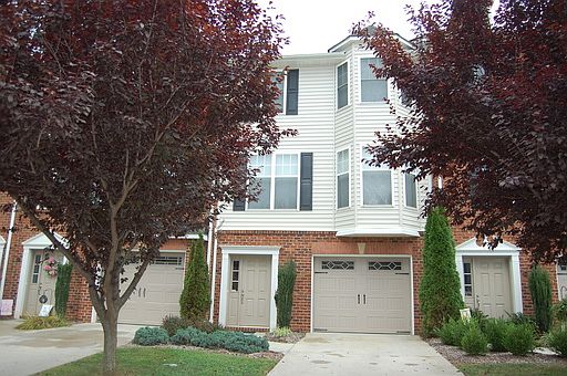 1st image of 3008 Hill St Unit 206