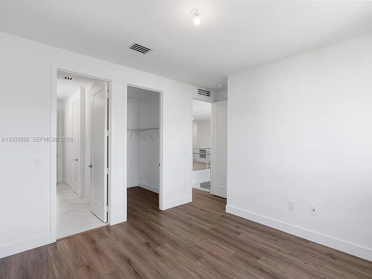 19602 NE 14th Ct — Photo 63