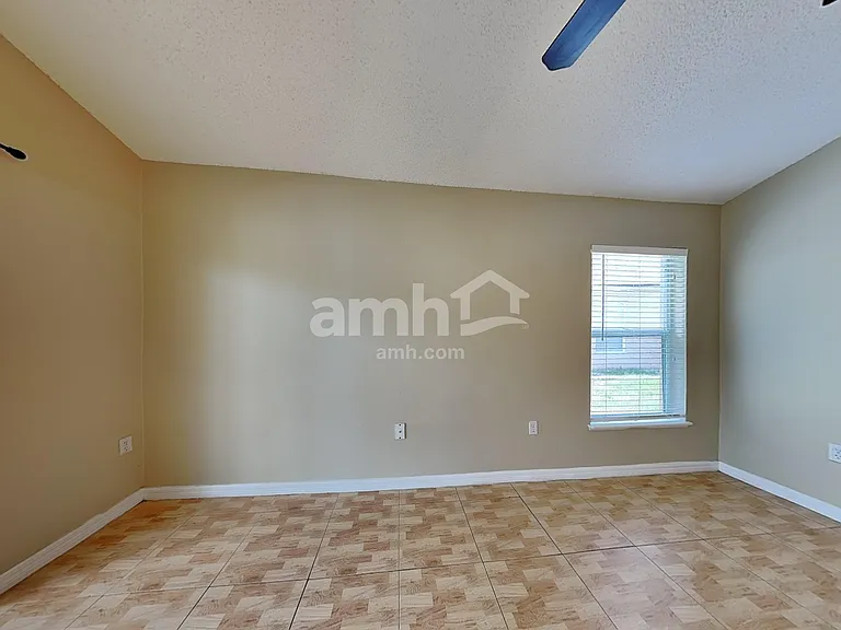 1718 Westminster Trl — Photo 14