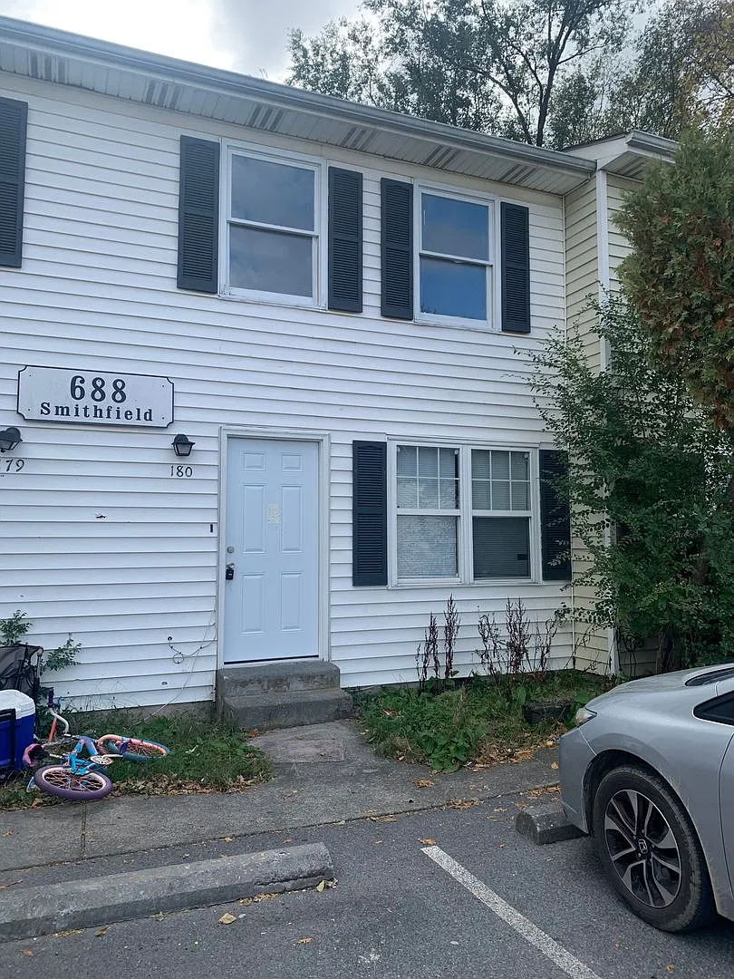 688 Smithfield Ave — Photo 1