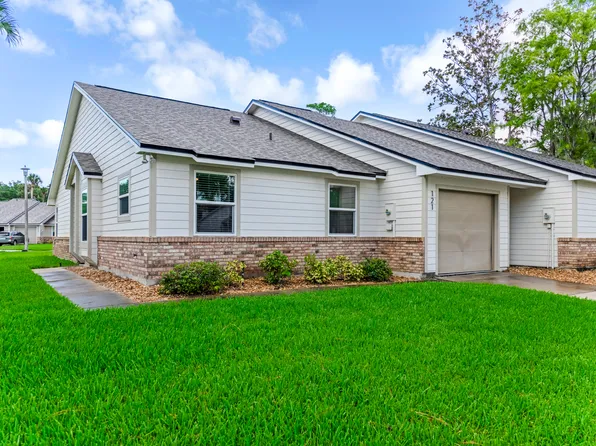 121 Bob White Ct, Daytona Beach, FL