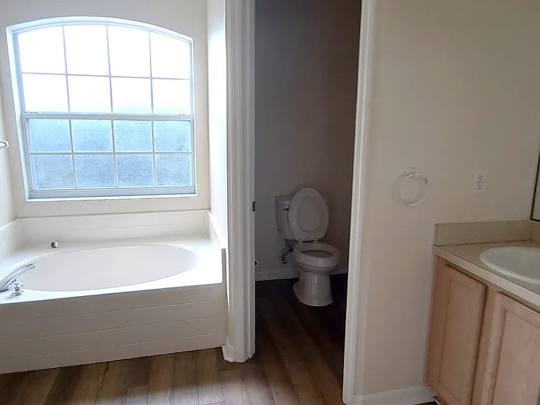 41 Rickenbacker Dr — Photo 8
